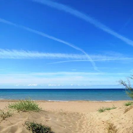145 Playa Esmeralda, 1-7 *